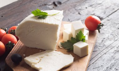 Yunan beyaz peynir
