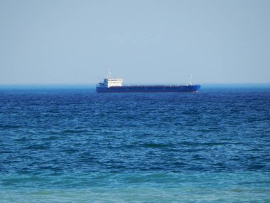 Tanker kadar uzakta Hazar Denizi.