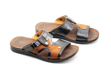 Erkekler sandaletler. Yakın çekim. Beyaz arka plan üzerinde izole.