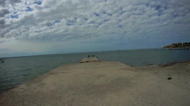 Eski beton iskele. Hazar Denizi. Kazakistan. Aktau.
