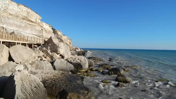 Den Klippiga Stranden Kaspiska Havet Aktau Kazakstan — Stockvideo