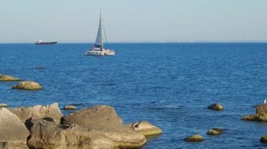 Hazar Denizi 'nin kayalık kıyısı. Aktau. Kazakistan.