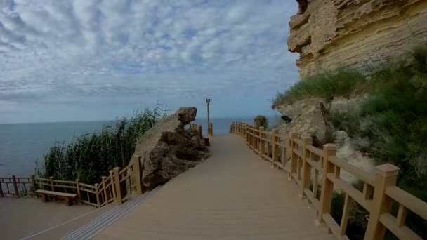 Nuevo Sendero Largo Las Rocas Aktau Costa Del Mar Caspio — Vídeos de Stock