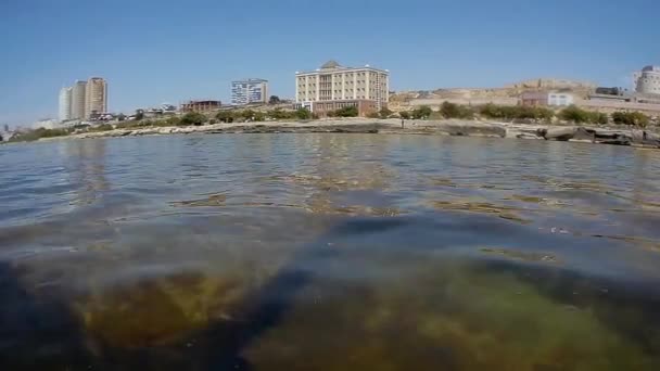 Mar Cáspio Largo Costa Rochosa Cidade Aktau Cazaquistão Debaixo Por — Vídeo de Stock