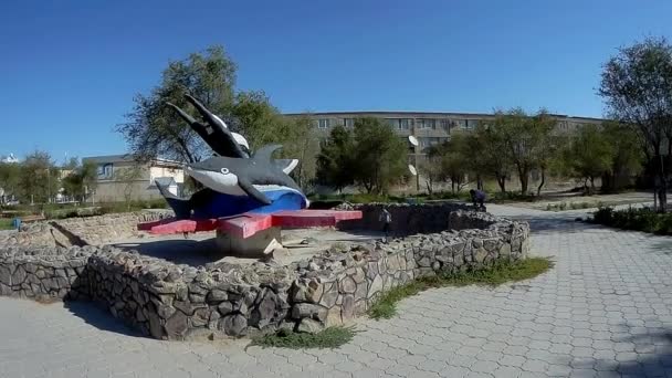 Mann Amphibienbrunnen Stadt Zhanaozen Neues Deutschland Kasachstan August 2019 Jahr — Stockvideo