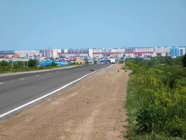 Camino a la ciudad. — Foto de Stock