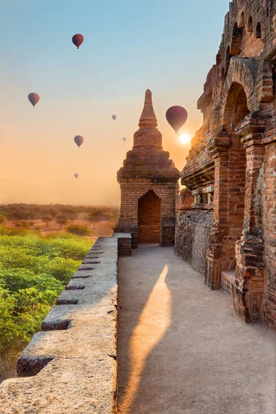 Globos sobre Bagan — Foto de Stock