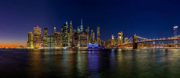 Image Panoramique Bas Manhattan Pont Brooklyn Nuit Avec Rivière Hudson Photos De Stock Libres De Droits