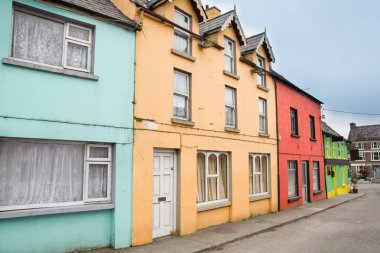 Kenmare, İrlanda renkli evleri