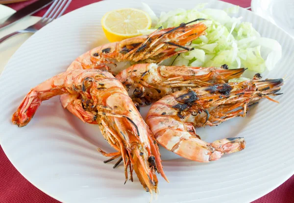 bir tabak kızarmış karides