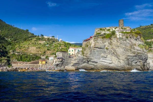 ヴェルナッツァとドリア城 チンクエ テッレ イタリア — ストック写真