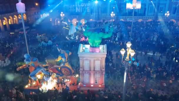 Nizza Francia Febbraio 2019 Persone Che Festeggiano Carnevale Piazza Massena — Video Stock