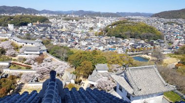 Yukarıdan Himeji kale görünümü