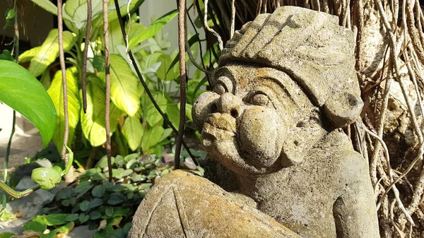 インドネシア バリ島の庭園の彫像 — ストック写真