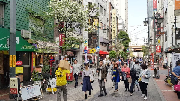 Tokyo Japan April 2019 Promenader Ueno Området Distriktet Fullt Butiker — Stockfoto