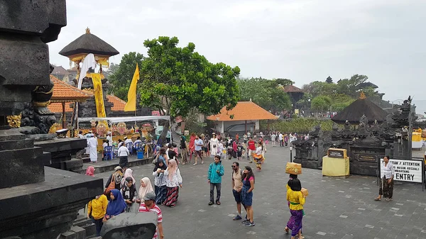 Bali Indonesien Juli 2019 Spaziergänger Auf Der Terrasse Des Pura — Stockfoto