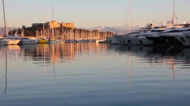Antibes Limanı ve Kale