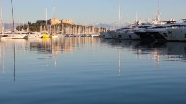 Antibes Limanı ve Kale