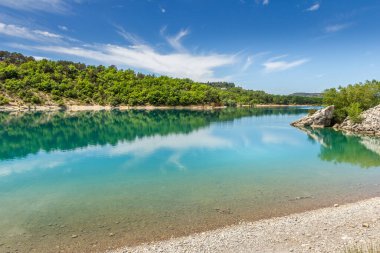Fransa 'nın Verdon Boğazı' ndaki göl.