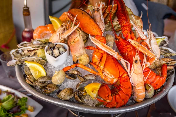 Piatto Con Una Varietà Frutti Mare — Foto Stock