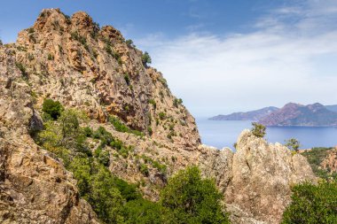 Fransa, Korsika 'daki Calanques de Piana ve deniz