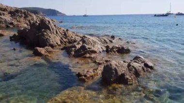 Piana sahilinde taşlar, Korsika, Fransa
