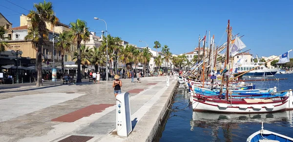 Sanary Sur Mer Frankrijk Juli 2020 Kleurrijke Porveniele Boten Haven — Stockfoto