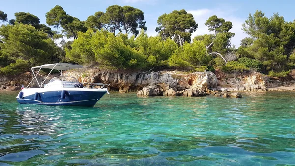 Perahu Dan Lanskap Pulau Sainte Marguerite Pulau Lerins Prancis Selatan — Stok Foto