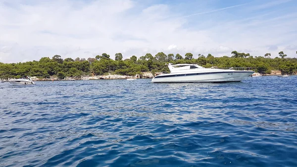 Barcos Paisagem Ilha Sainte Marguerite Ilhas Lerins Sul França — Fotografia de Stock