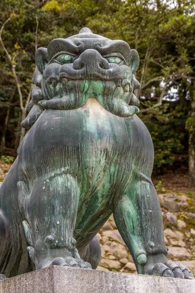Χάλκινο Άγαλμα Φύλακα Λιονταριού Στο Νησί Miyajima Ιαπωνία — Φωτογραφία Αρχείου