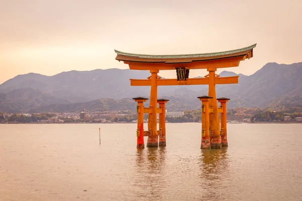 Puerta Flotante Del Santuario Itsukushima Isla Miyajima Hiroshima Japón Letrero — Foto de Stock