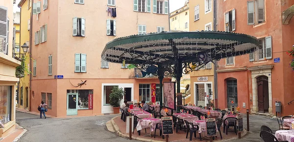 Grasse France Липня 2020 Люди Насолоджуються Центром Міста Place Poissonnerie — стокове фото