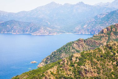 Fransa, Korsika 'daki Calanques de Piana ve deniz