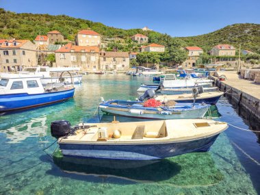 Hırvatistan 'ın Elaphiti Adalarından biri olan Sipan' ın doğu kıyısında yer alan Sudurad köyü