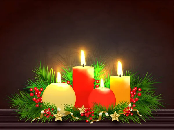 在有光泽的棕色背景上 用松叶和冬青浆果照亮逼真的蜡烛 用于节日贺卡设计 — 图库矢量图片