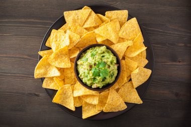 Meksika guacamole daldırma ve cips tortilla cips