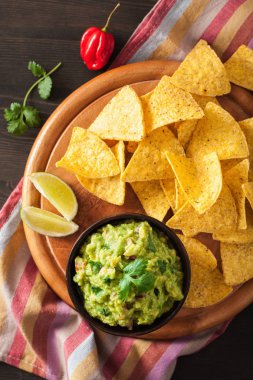 Meksika guacamole daldırma ve cips tortilla cips