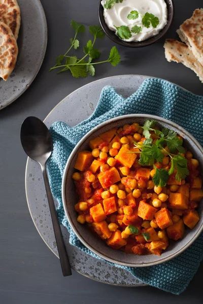 Batata Doce Grão Bico Curry Com Pão Naan — Fotografia de Stock