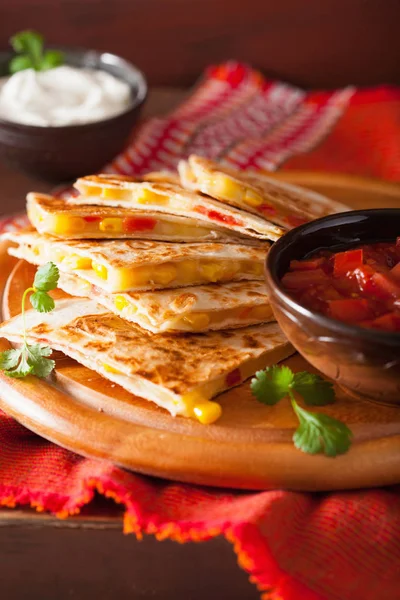 Quesadilla Mexicana Con Queso Maíz Tomate — Foto de Stock