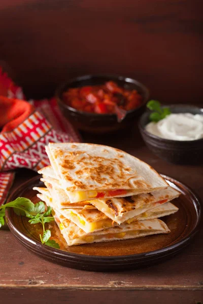 Mexikanische Quesadilla Mit Tomaten Mais Käse — Stockfoto