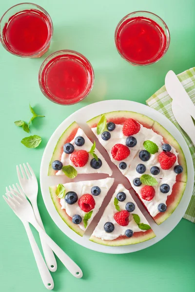 Wassermelonen Pizzascheiben Mit Joghurt Und Beeren Sommer Dessert — Stockfoto