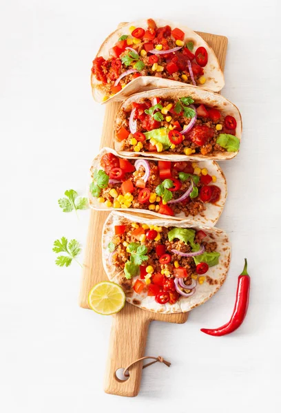 Tacos Mexicanos Ternera Cerdo Con Salsa Guacamole Verduras — Foto de Stock