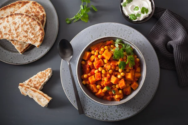 Batata Doce Grão Bico Curry Com Pão Naan — Fotografia de Stock