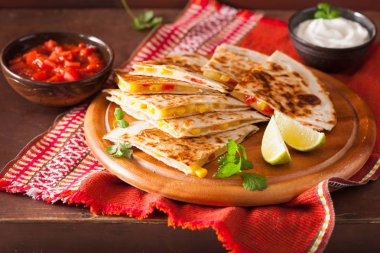 domates Mısır peynirli Meksika quesadilla