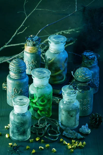 Hexe Apotheke Gläser Zaubertränke Halloween Dekoration — Stockfoto