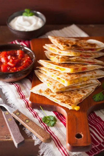 Quesadilla Mexicana Con Queso Maíz Tomate — Foto de Stock