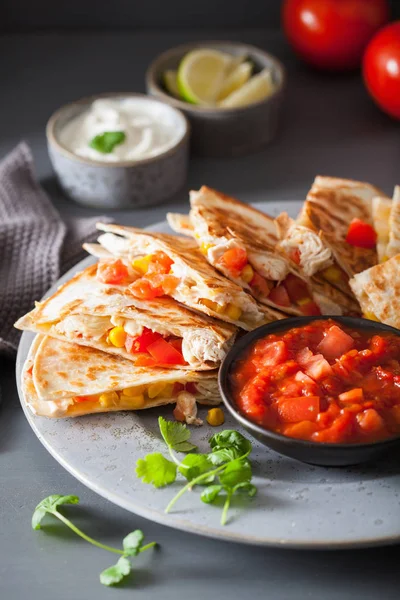 墨西哥 Quesadilla 西红柿 甜玉米和奶酪 — 图库照片