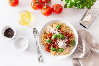 fesleğen ve parmesan, spagetti bolognese makarna çeşitleri