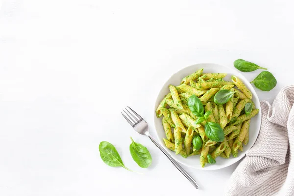 Penne Nudeln Mit Spinat Basilikum Pesto Sauce — Stockfoto