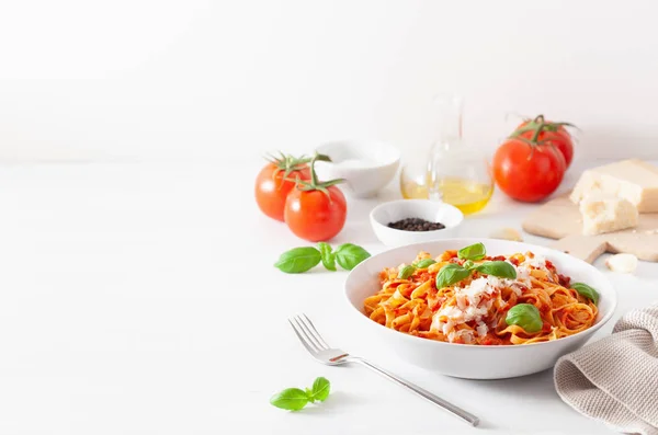 Tagliatelle Pasta Tomato Sauce Parmesan Basil — Stock Photo, Image